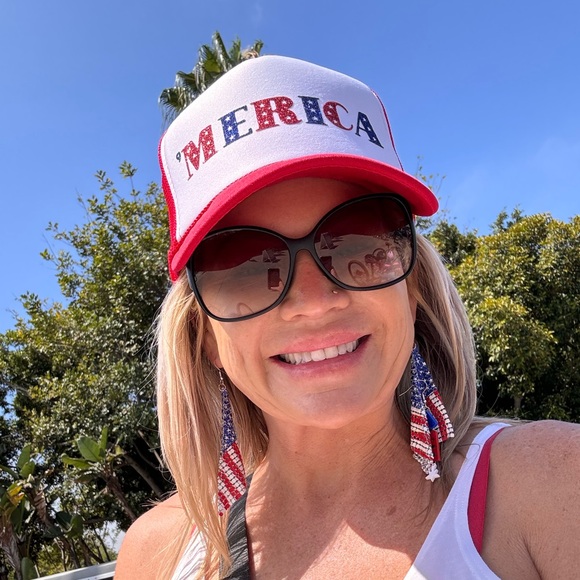 Meet your Posher, Brittany - Picture 1 of 2